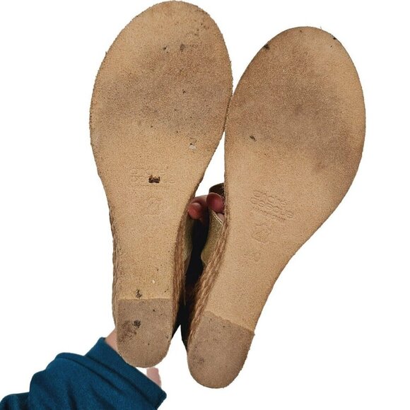 Andre Assous Allison Wedge Sandals Espadrille Gold Metallic Leather Womens 9-9.5 - Picture 9 of 13